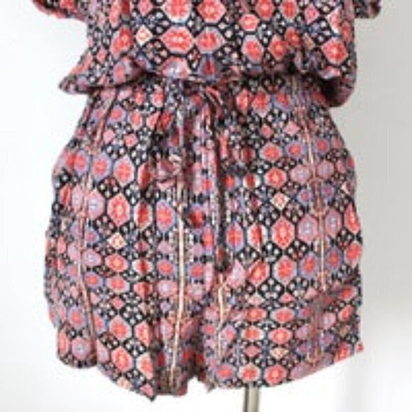 Forever 21 Surplice Front Printed Shorts Romper Jumper Size Small - Picture 6 of 7